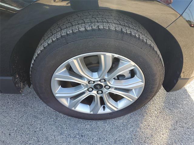 Photo of 2024 Black Metallic Ford Edge