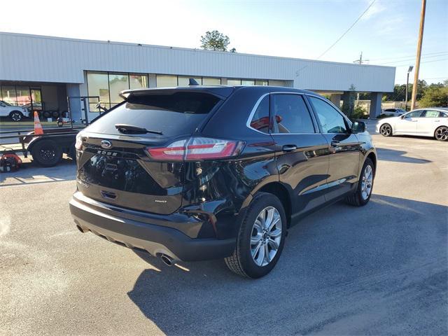 Photo of 2024 Black Metallic Ford Edge