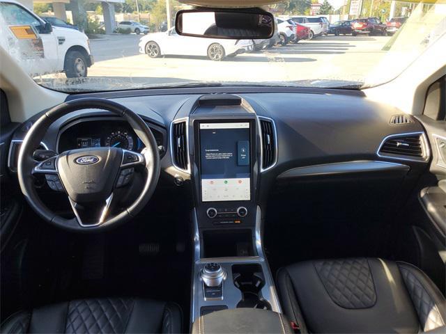 Photo of 2024 Black Metallic Ford Edge