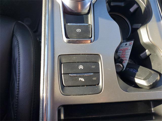 Photo of 2024 Black Metallic Ford Edge