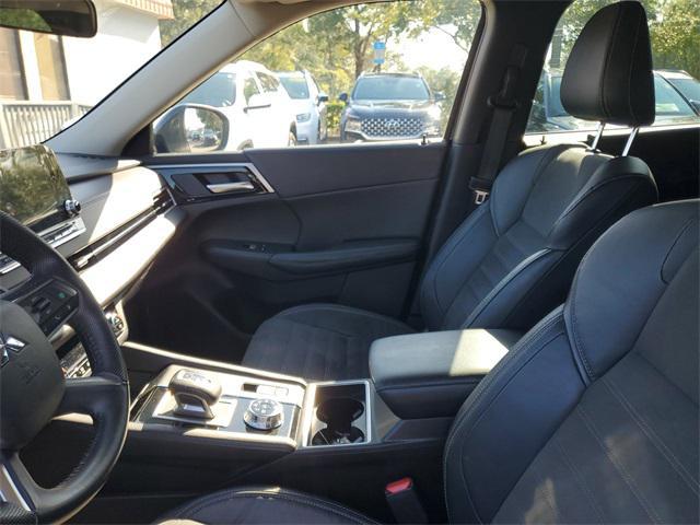 Photo of 2023 Black Diamond Mitsubishi Outlander PHEV