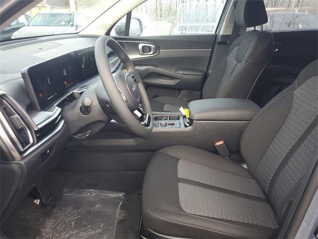 Photo of 2025 White Pearl Kia Sorento