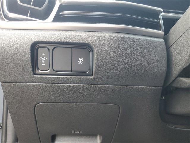 Photo of 2025 White Pearl Kia Sorento