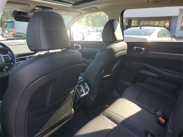 Photo of 2025 Dawning Red Kia Sorento