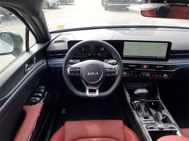 Photo of 2025 Gray Kia K5