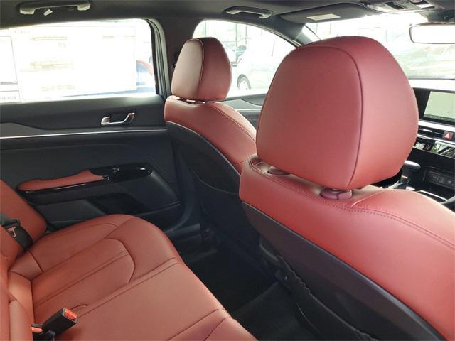Photo of 2025 Gray Kia K5