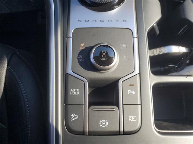 Photo of 2025 Cityscape Green Kia Sorento Hybrid