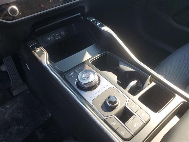 Photo of 2025 Cityscape Green Kia Sorento Hybrid