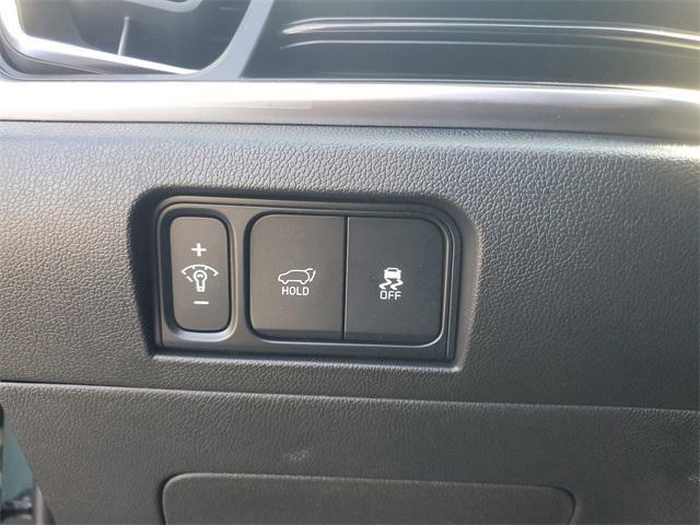 Photo of 2025 Cityscape Green Kia Sorento Hybrid