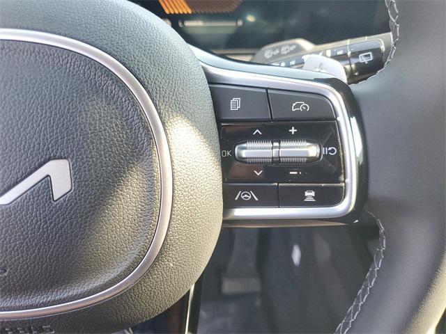 Photo of 2025 Cityscape Green Kia Sorento Hybrid