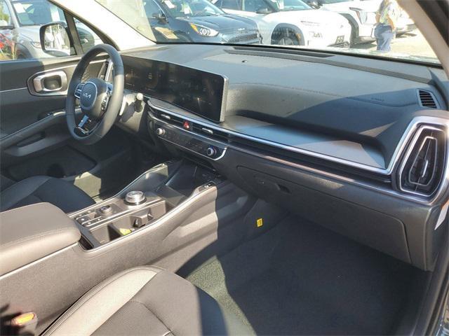 Photo of 2025 Cityscape Green Kia Sorento Hybrid