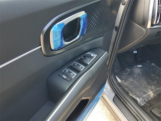 Photo of 2025 Gray Kia Sorento