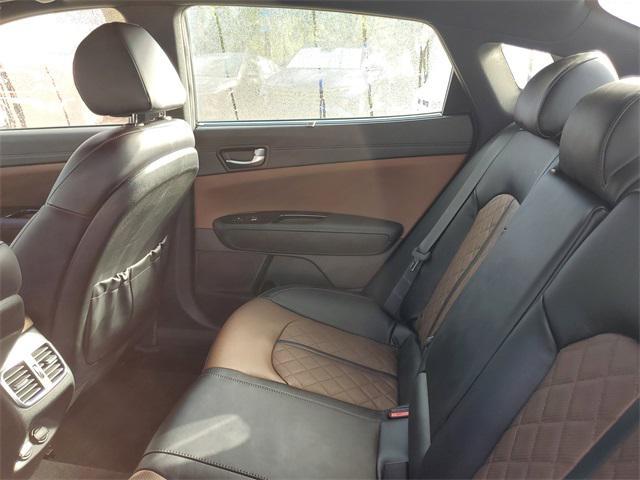 Photo of 2019 Ebony Black Kia Optima