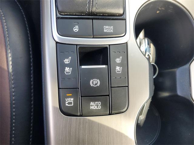 Photo of 2019 Ebony Black Kia Optima