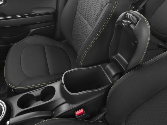 Photo of 2016 Clear White Kia Soul