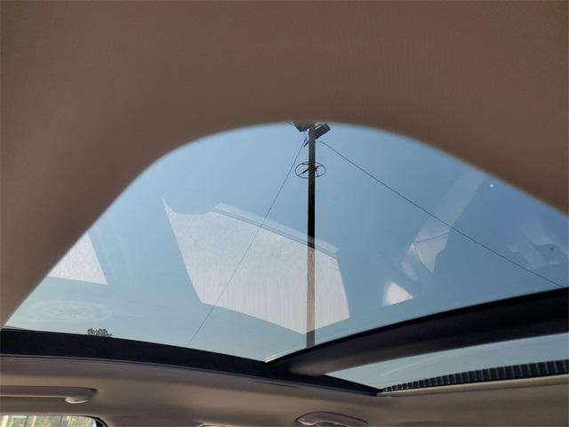 Photo of 2026 White Pearl Kia K5