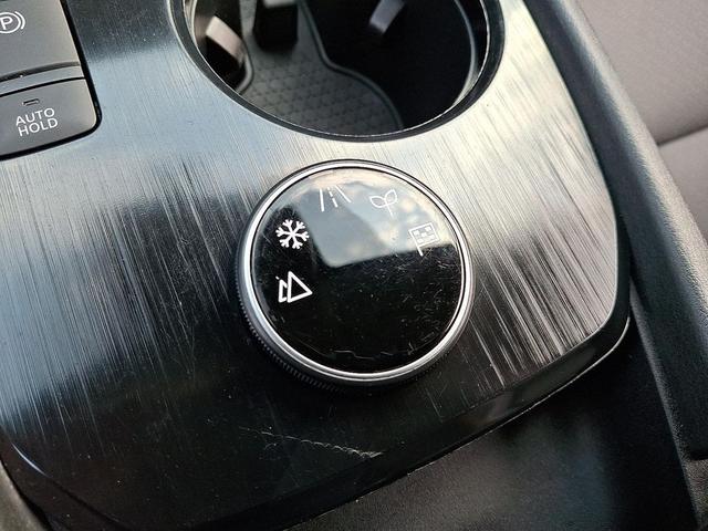 Photo of 2021 Super Black Nissan Rogue
