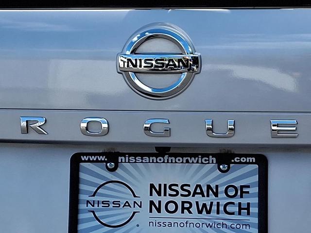 Photo of 2021 Brilliant Silver Metallic Nissan Rogue