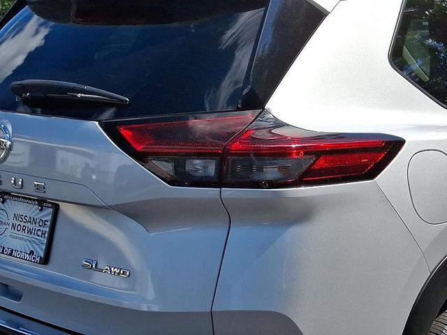 Photo of 2021 Brilliant Silver Metallic Nissan Rogue