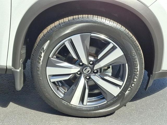 Photo of 2021 Brilliant Silver Metallic Nissan Rogue