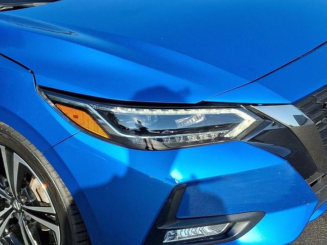 Photo of 2023 Electric Blue Metallic/Super Black Nissan Sentra
