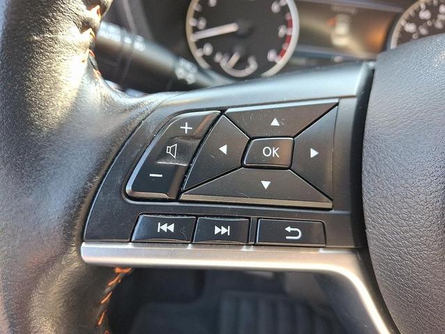 Photo of 2023 Electric Blue Metallic/Super Black Nissan Sentra