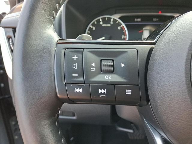 Photo of 2023 Boulder Gray Pearl/Super Black - XEX Nissan Rogue