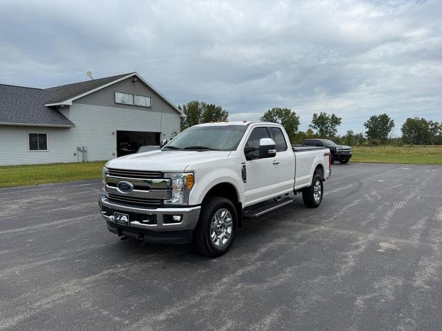 Photo of 2017 White Ford F-250