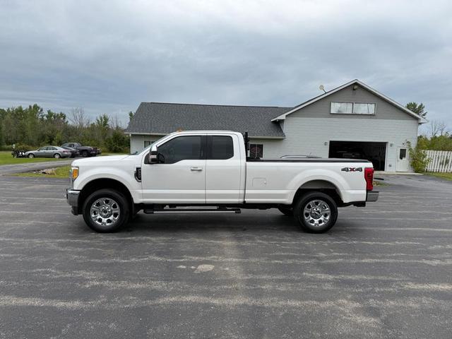 Photo of 2017 White Ford F-250