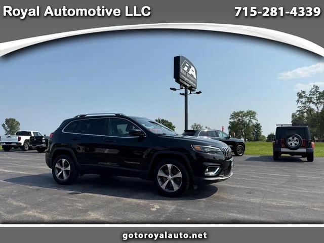 Photo of 2019 Diamond Black Crystal Pearlcoat Jeep Cherokee