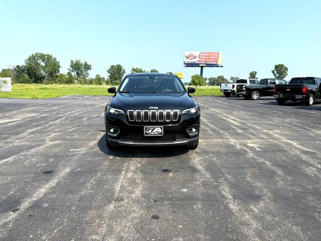 Photo of 2019 Diamond Black Crystal Pearlcoat Jeep Cherokee