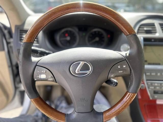 Photo of 2008 White Lexus ES 350