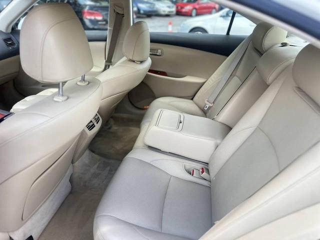 Photo of 2008 White Lexus ES 350