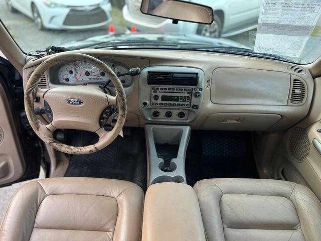 Photo of 2002 Black Clearcoat Ford Explorer Sport Trac