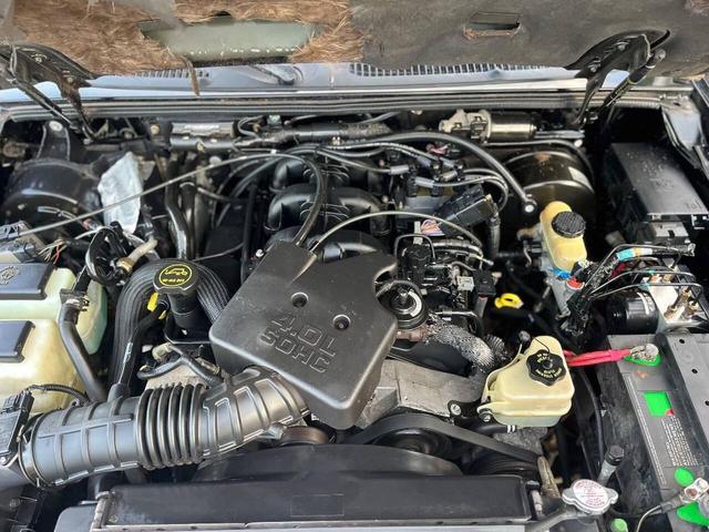 Photo of 2002 Black Clearcoat Ford Explorer Sport Trac