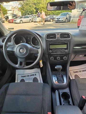 Photo of 2011 Platinum Gray Metallic Volkswagen Jetta SportWagen