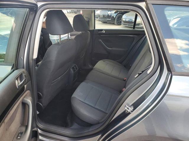 Photo of 2011 Platinum Gray Metallic Volkswagen Jetta SportWagen