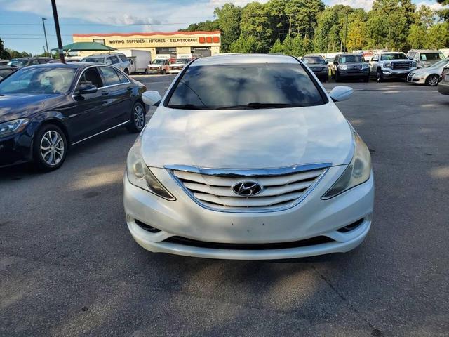 Photo of 2012 Off White Hyundai SONATA