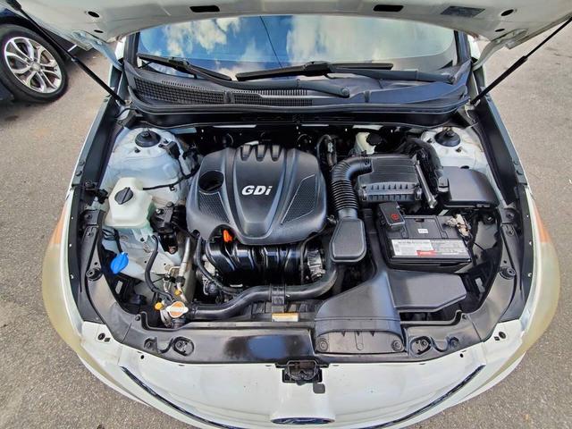 Photo of 2012 Off White Hyundai SONATA
