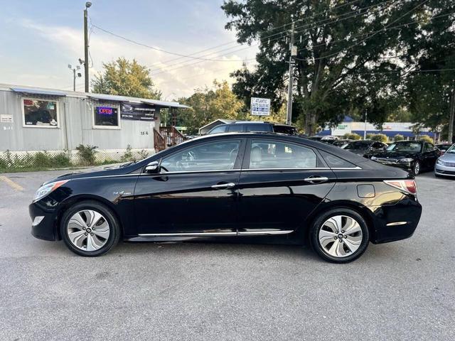 Photo of 2013 Black Onyx Pearl Mica Hyundai SONATA Hybrid