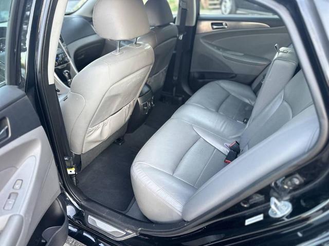Photo of 2013 Black Onyx Pearl Mica Hyundai SONATA Hybrid