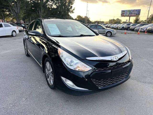 Photo of 2013 Black Onyx Pearl Mica Hyundai SONATA Hybrid