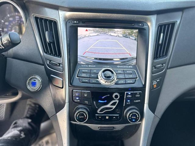 Photo of 2013 Black Onyx Pearl Mica Hyundai SONATA Hybrid