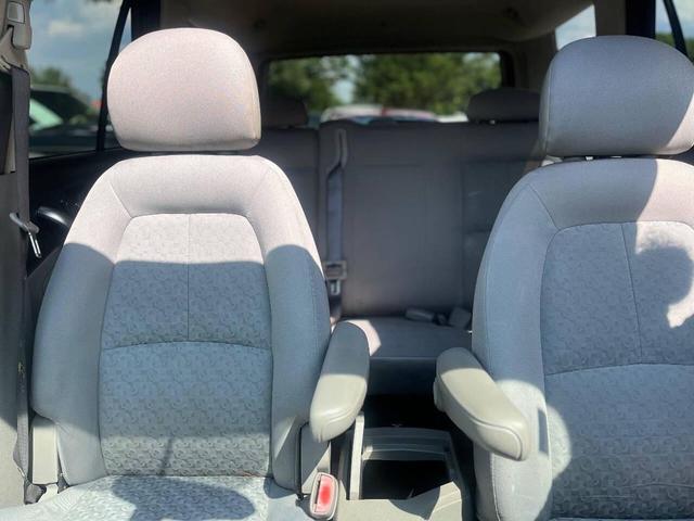 Photo of 2006 Storm Gray Saturn Vue