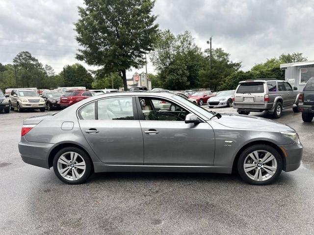 Photo of 2010 Gray BMW 528