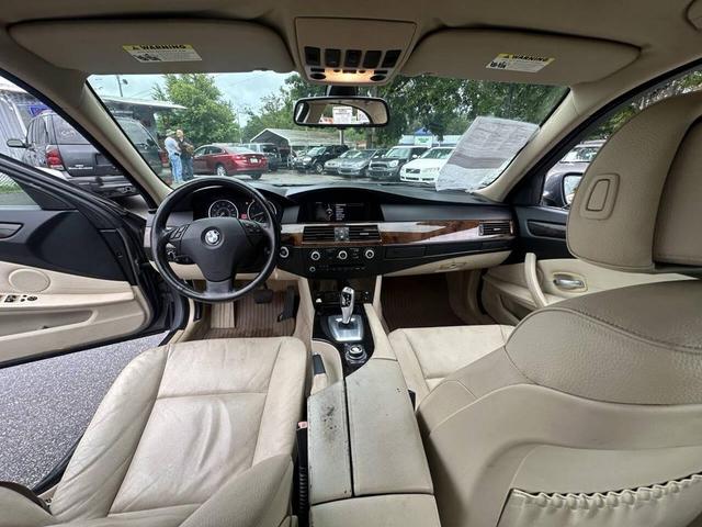 Photo of 2010 Gray BMW 528