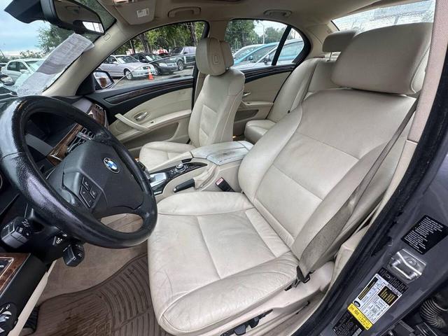 Photo of 2010 Gray BMW 528