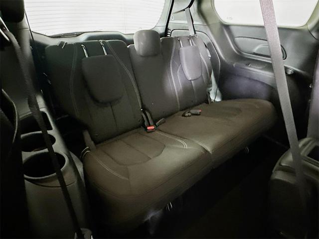Photo of 2019 Granite Crystal Metallic Clearcoat Chrysler Pacifica