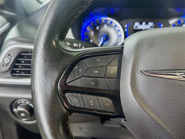 Photo of 2019 Granite Crystal Metallic Clearcoat Chrysler Pacifica
