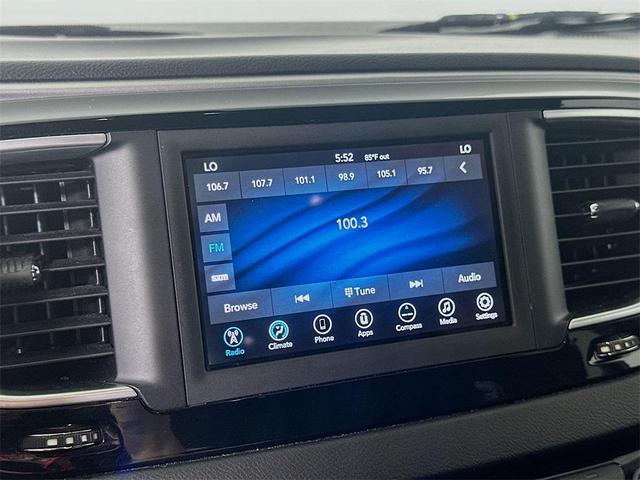 Photo of 2019 Granite Crystal Metallic Clearcoat Chrysler Pacifica